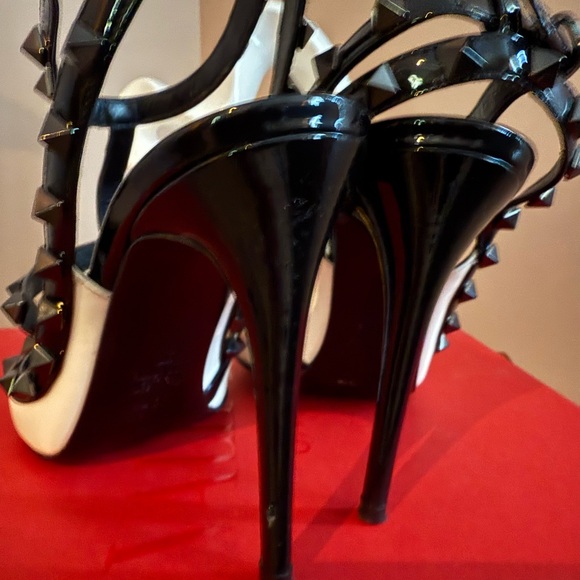 Valentino Black and White Rockstud Heels 40 - Picture 8 of 9